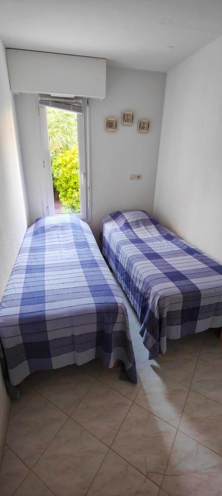 Appartement T2 150m From The